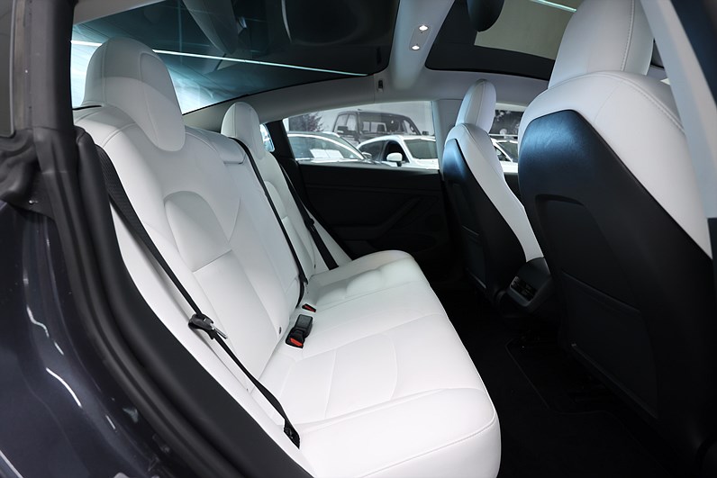 Tesla Model 3 Performance 513hk AP Premium sound Vit klädsel