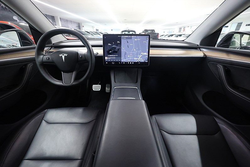Tesla Model Y Performance 534hk Pano Läder Navi Premium Ljudsystem