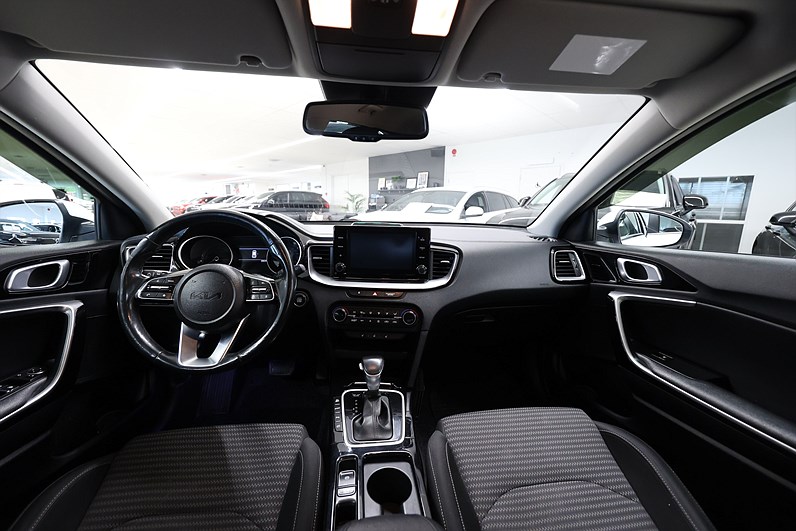 Kia Ceed SW PHEV 141hk Advance B-kamera Värmare LED
