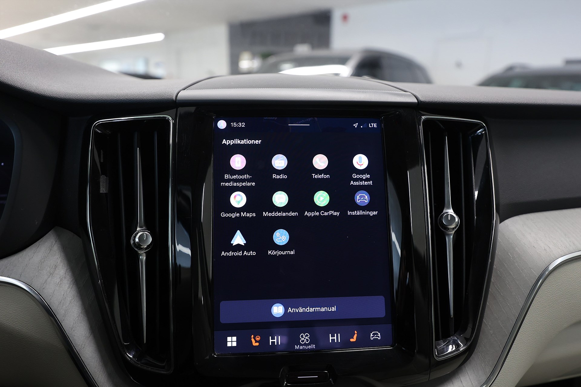 Volvo XC60 Recharge T6 AWD 350hk Core Pano Läder Värmare