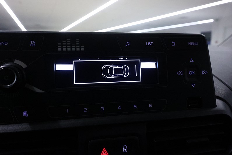 Peugeot Partner L1 1.5 4x4 130hk Värmare Drag PDC MOMS