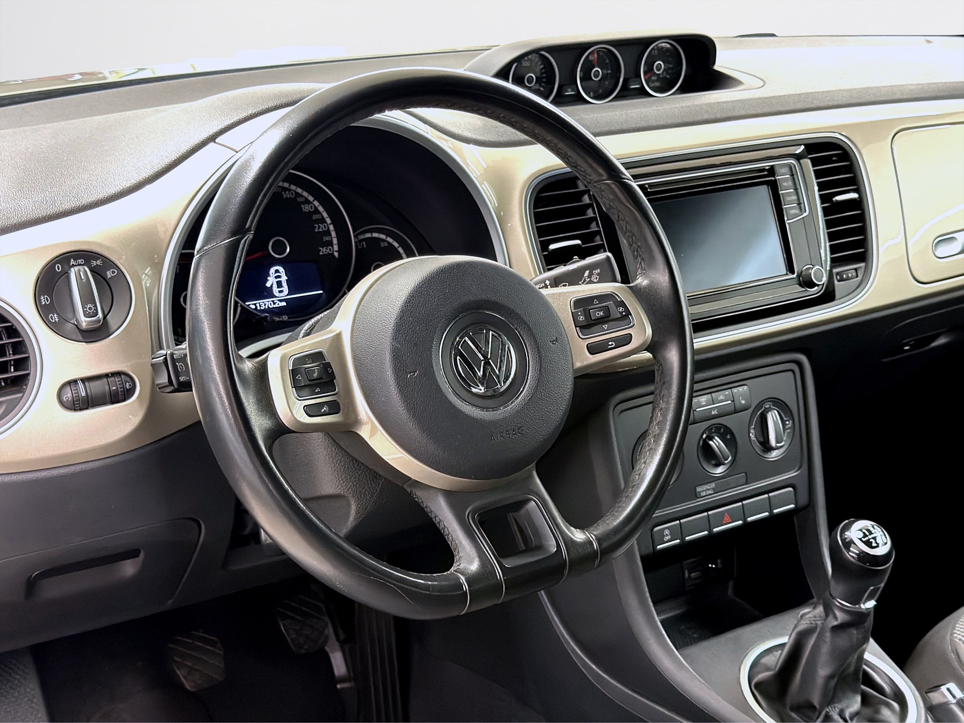 Cabriolet 1.2 TSI 105hk Base Bluetooth Årsskatt 756kr