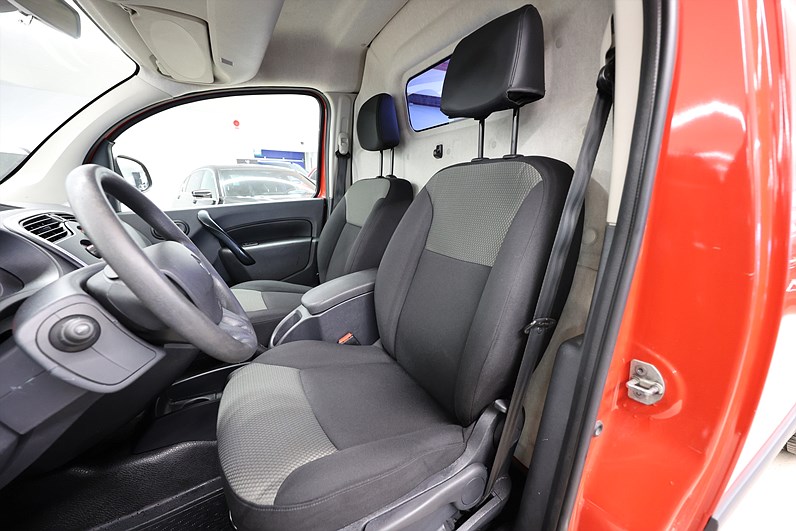Renault Kangoo Maxi 1.5 dCi 95hk Drag Värmare LEASEBAR