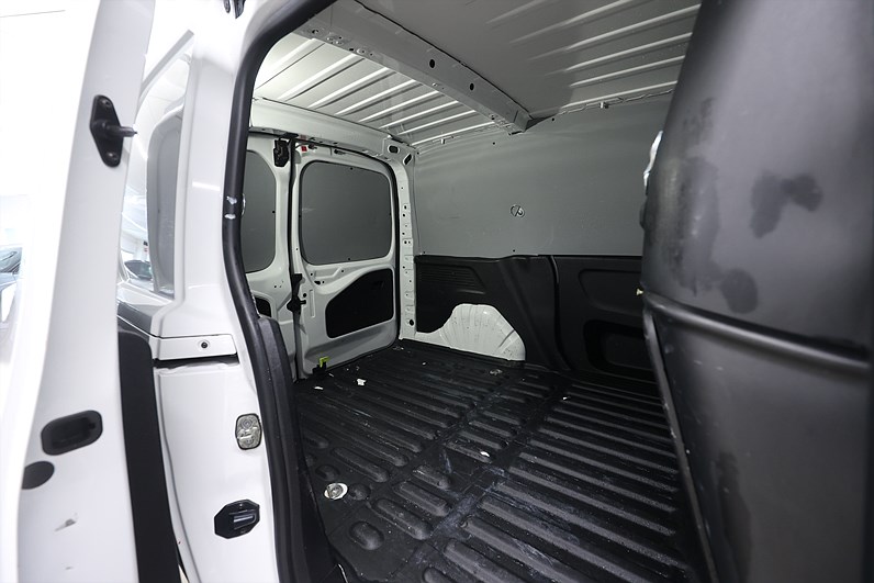 Peugeot Partner 1.5 BlueHDi 130hk Pro Plus Värmare B-kamera