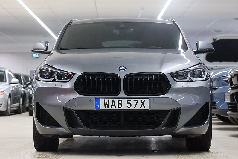 BMW X2 xDrive25e 220hk M Sport Shadow HUD H/K Skinn