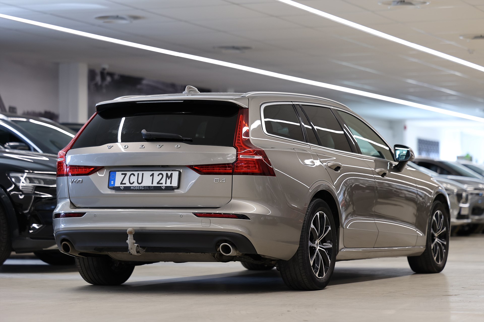Volvo V60 B4 197hk Momentum H/K Värmare CarpPlay Drag B-Kamera