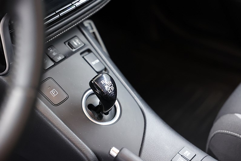 Toyota Auris 1.8 HSD 136hk Active B-Kamera Navi K-Värmare