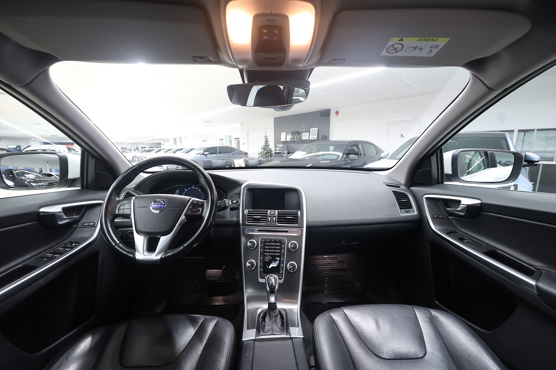 Volvo XC60 D4 AWD 181hk *Hjulkampanj!* Summum B-kamera Värmare