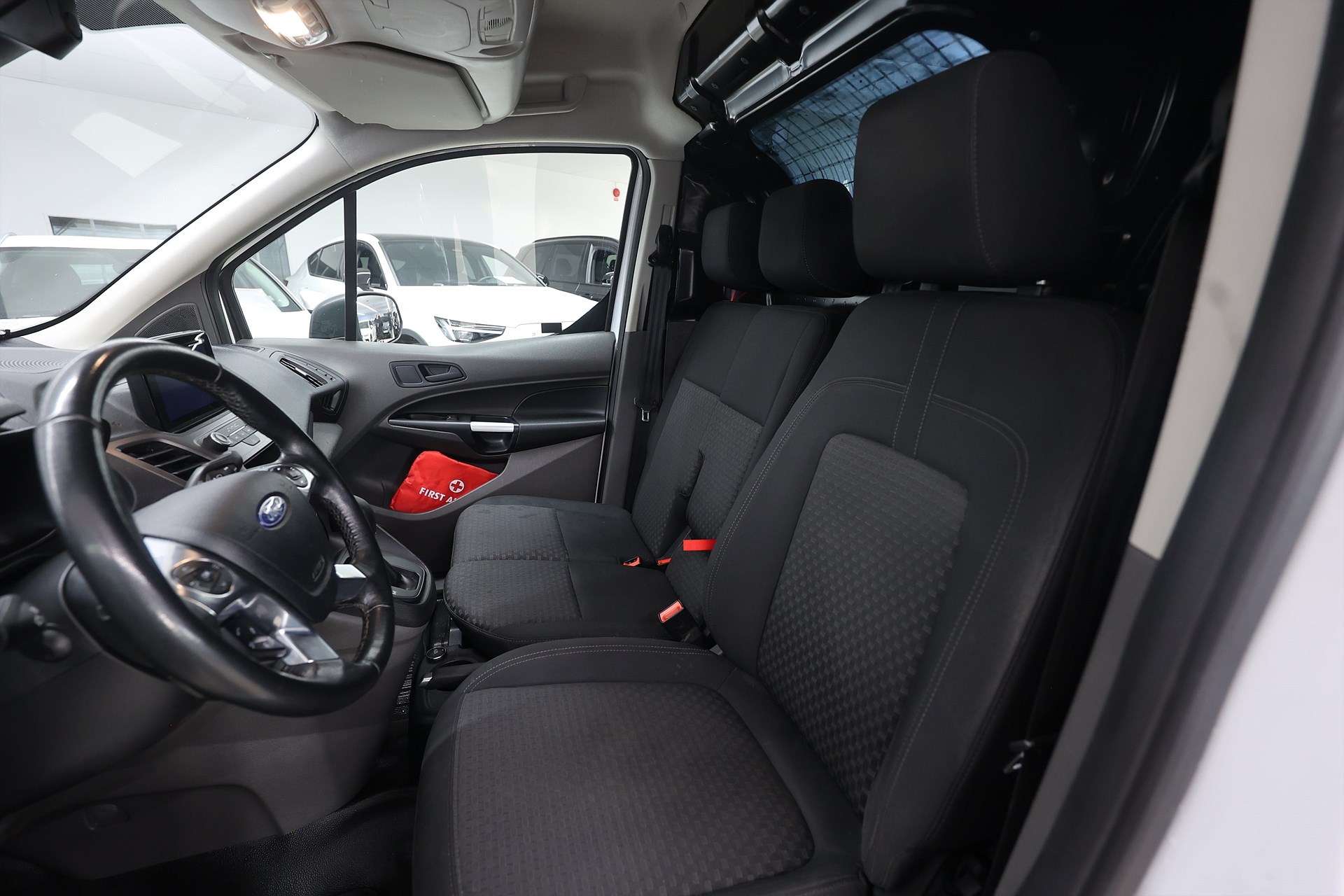 Ford Transit Connect 210 LWB 1.5 100hk V-inrett Drag Värmare