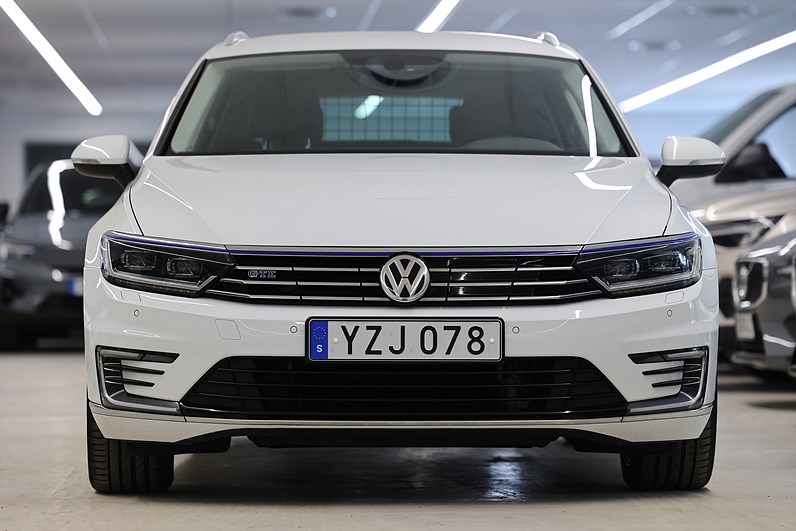 Volkswagen Passat GTE 1.4 TSI 218hk *Kampanj!* Värmare Kamera Drag