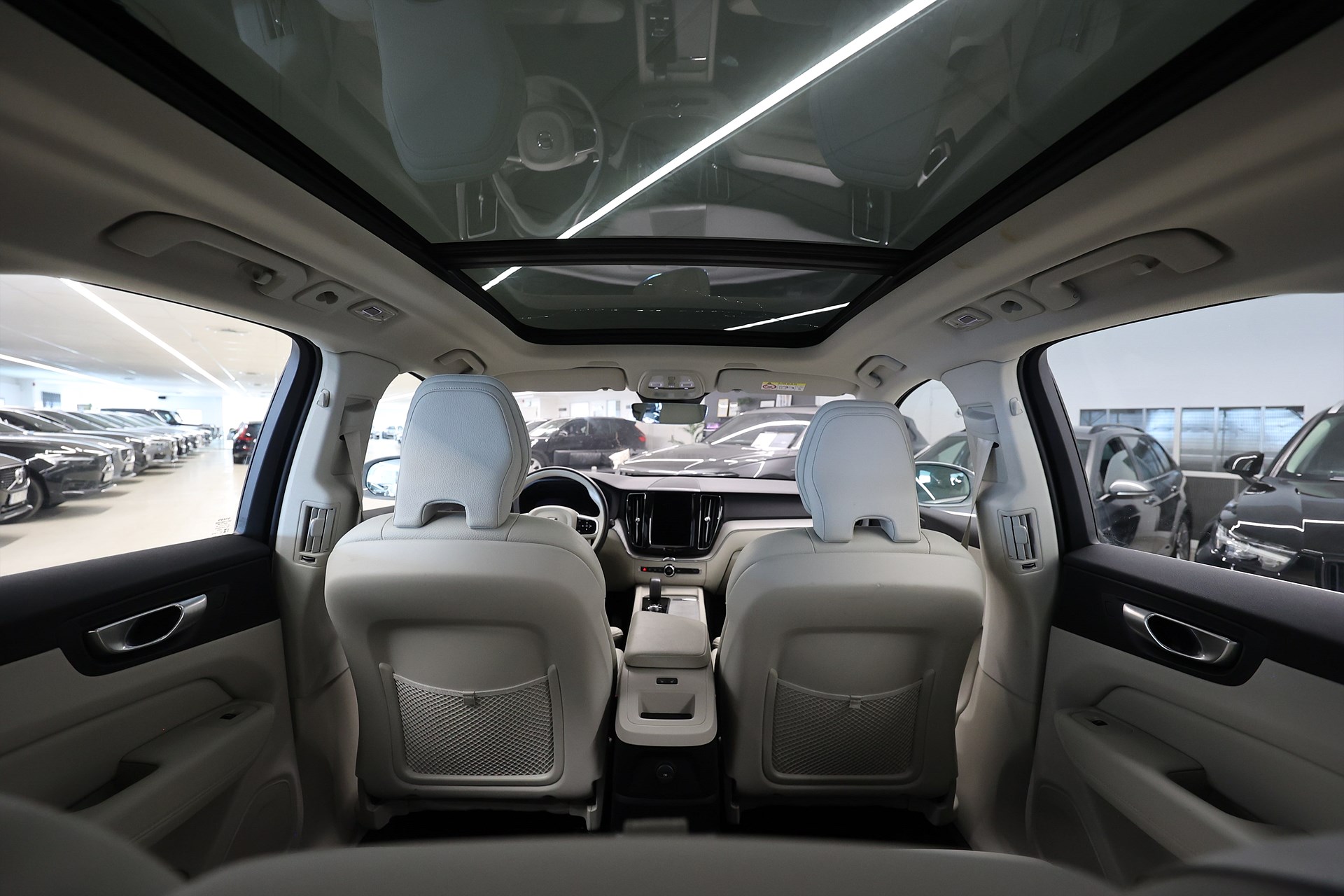 Volvo XC60 Recharge T6 AWD 350hk Core Pano Läder Värmare