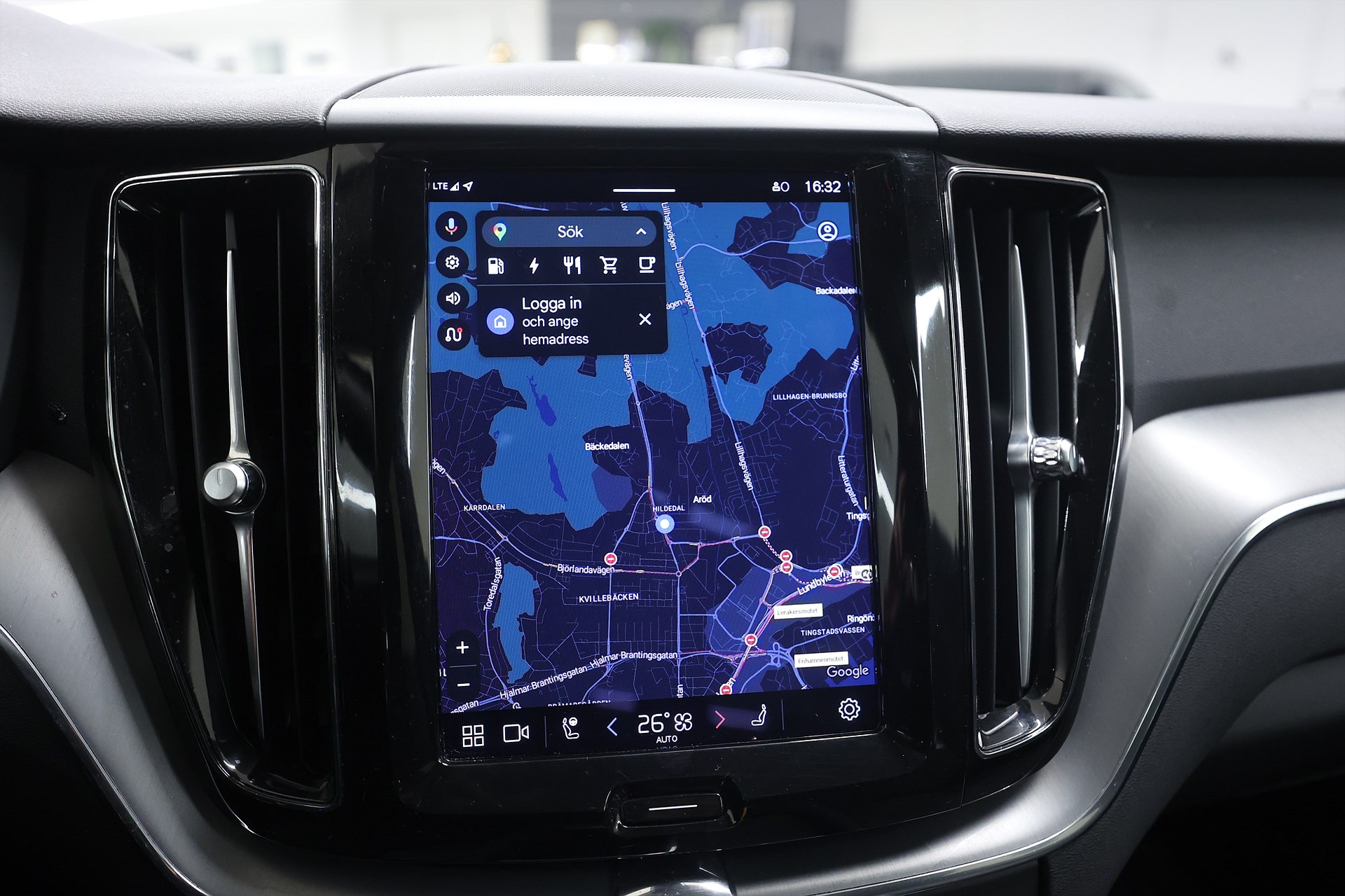 Volvo XC60 Recharge T6 AWD 350hk *Hjulkampanj!* Core Drag