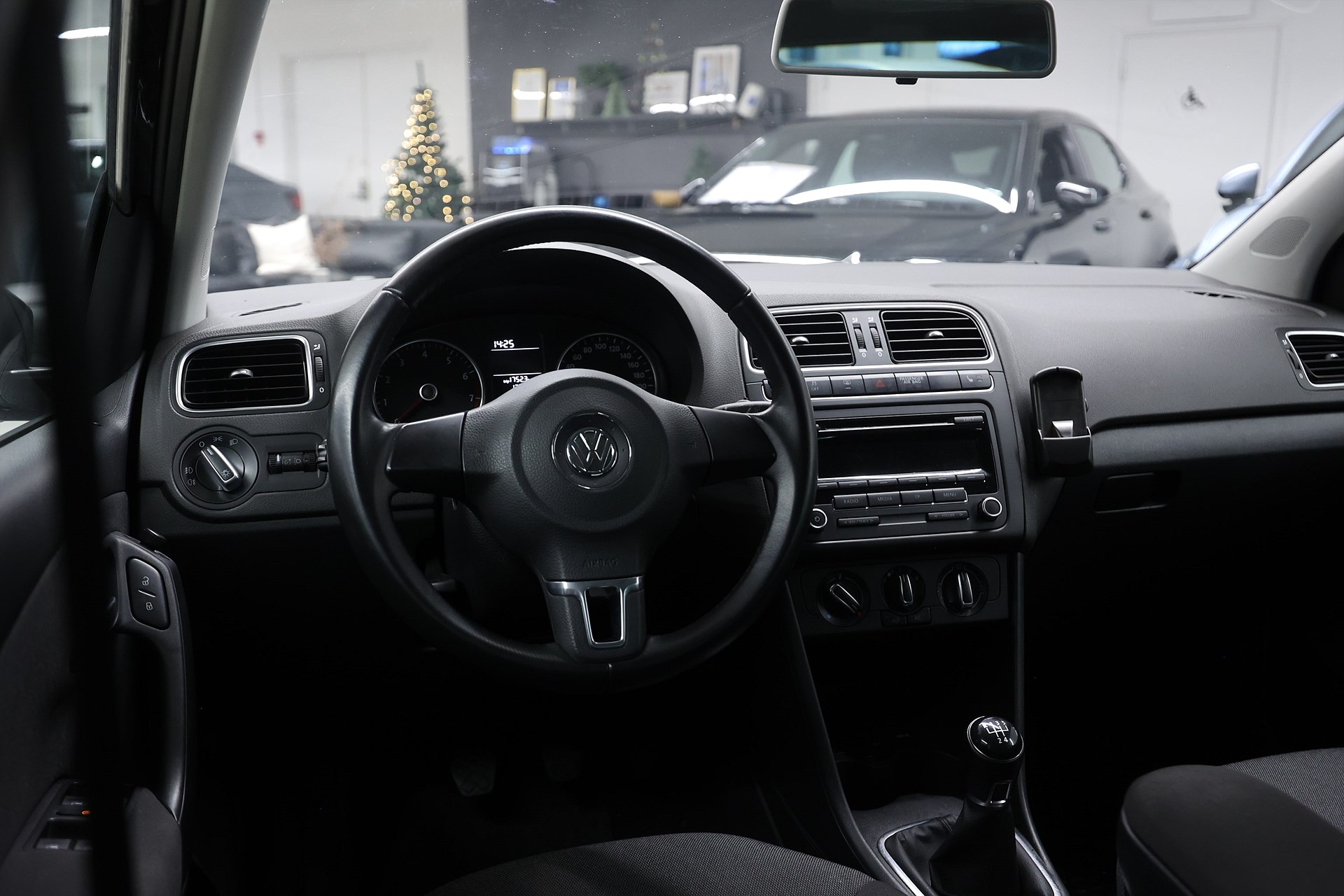 Volkswagen Polo 1.2 TSI 90hk *Hjulkampanj!* Masters R Line PDC Farth