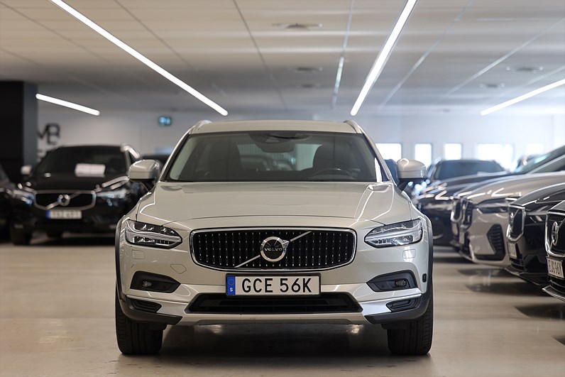 Volvo V90 Cross Country D4 AWD Momentum B-kamera Keyless MOMS