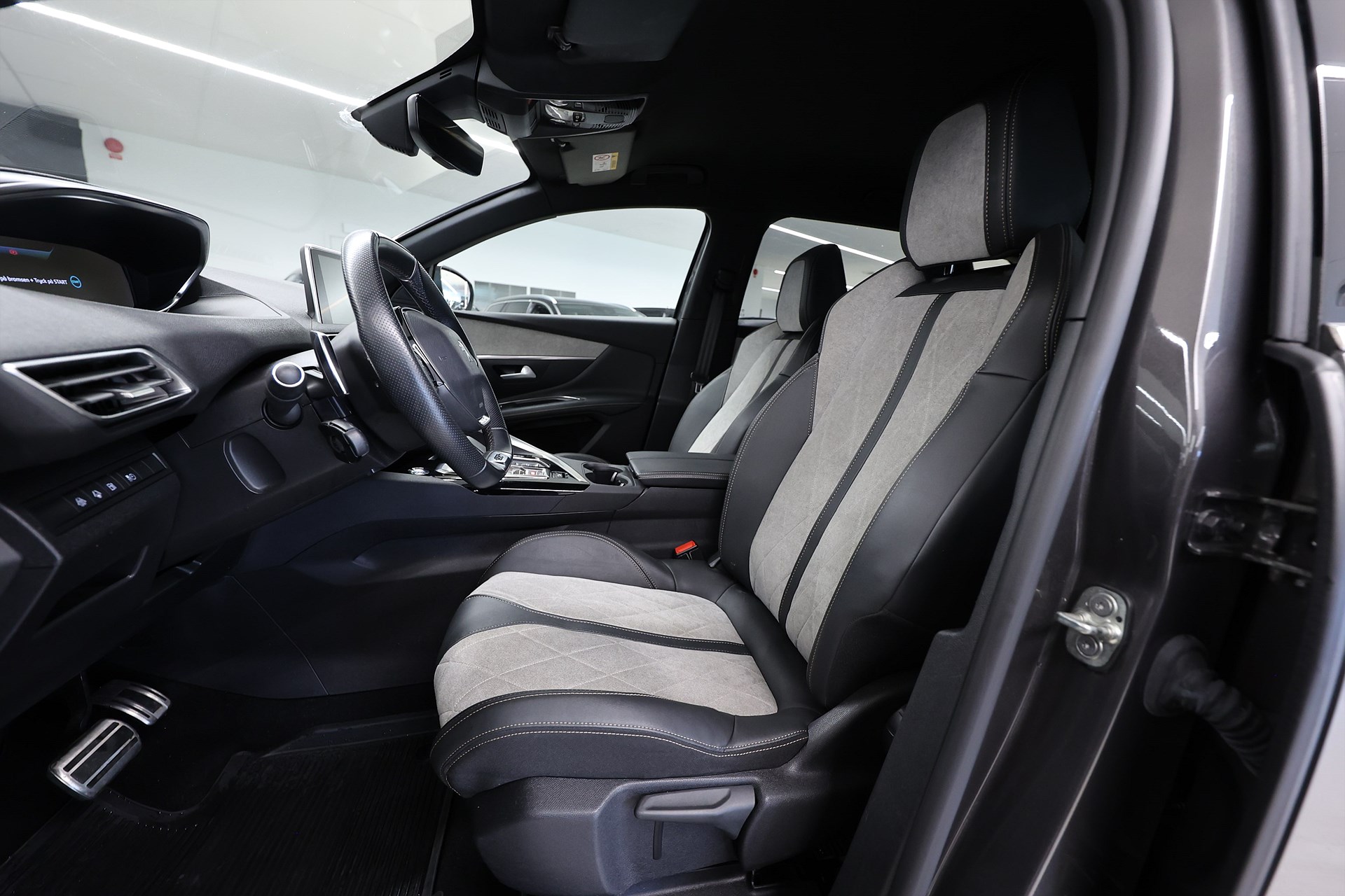 Peugeot 3008 GT Hybrid4 300hk AWD B-kamera Keyless PDC