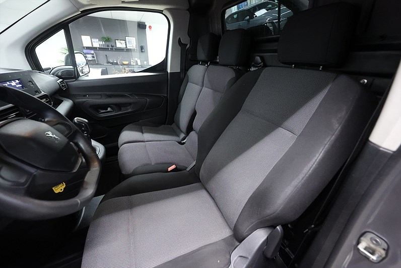 Peugeot Partner 1.5 BlueHDi 76hk V-inrett Drag PDC MOMS