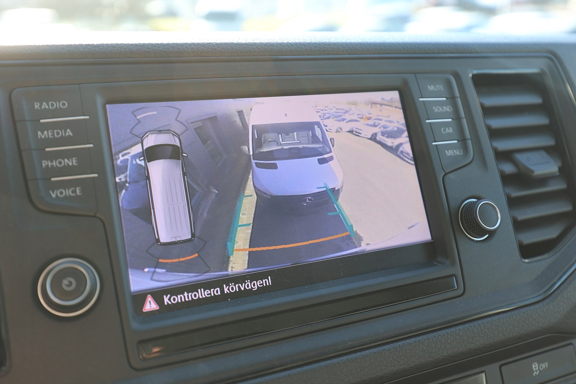 Volkswagen Crafter 35 2.0 TDI 140hk Climatic CarPlay Drag B-kamera
