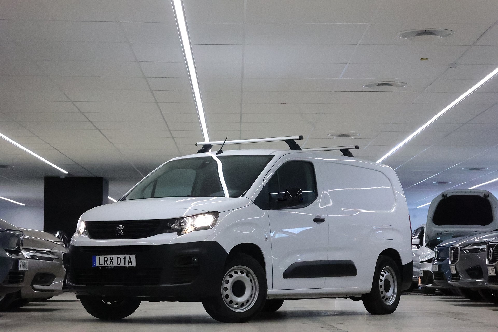 Peugeot e-Partner 136hk L2 V-inrett Drag Värmare Navi MOMS