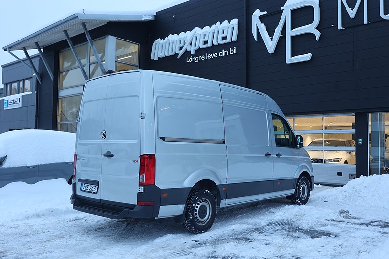Volkswagen Crafter 35 2.0 TDI 177hk L2H2 B-kamera Värmare