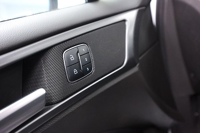 Ford Mondeo 2.0 TDCi 150hk Titanium Business Navi Keyless B-Kamera