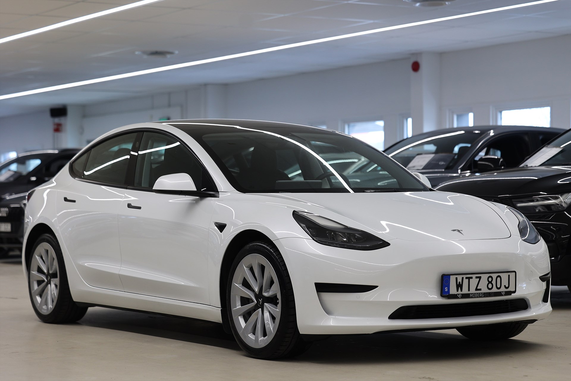 Tesla Model 3 Standard Range 283hk Pano Läder Navi B-Kamera Keyless