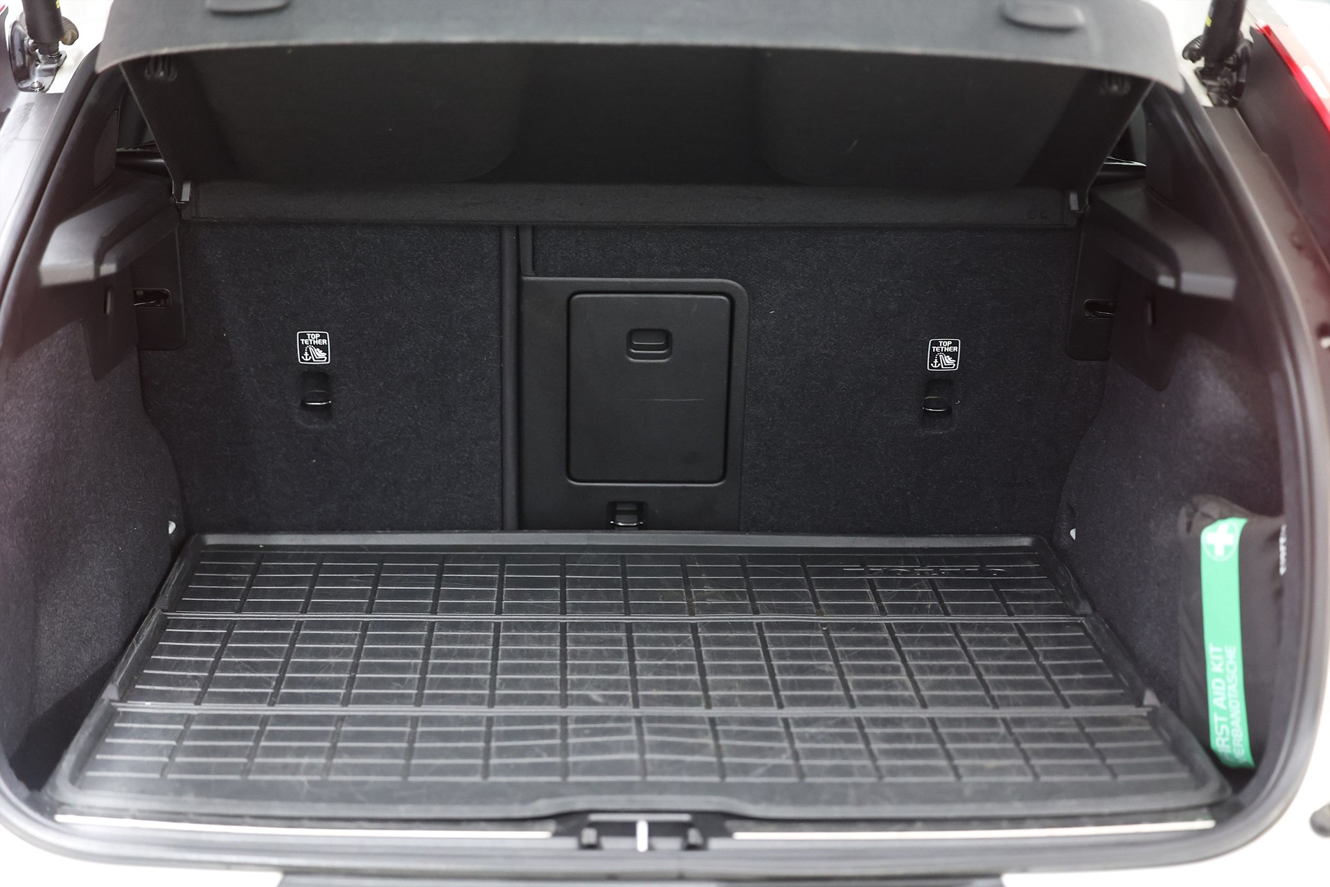 Volvo C40 Recharge Single Motor *Hjulkampanj!* Core Pano Drag