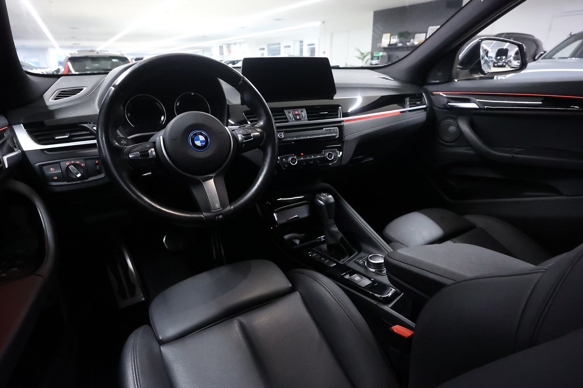 BMW X2 xDrive25e 220hk M Sport Shadow HUD H/K Skinn