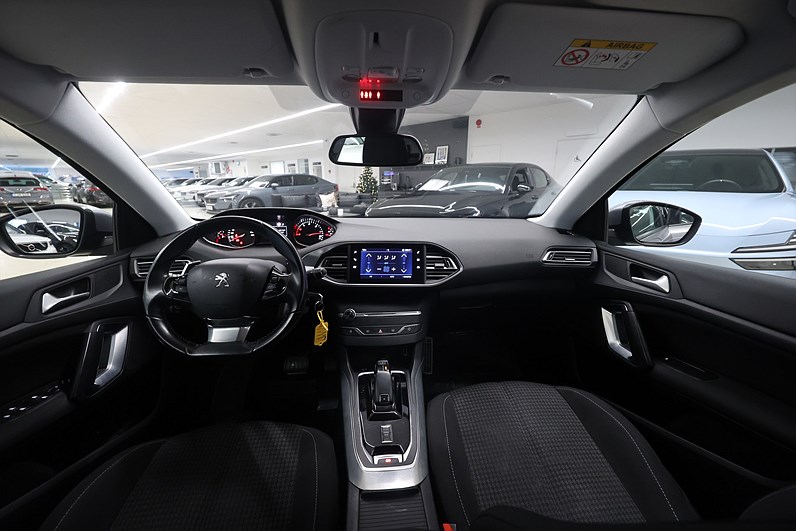Peugeot 308 1.5 BlueHDi 130hk *Hjulkampanj!* Active PDC Värmare