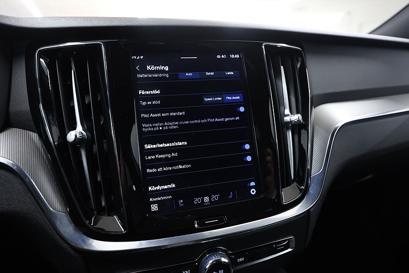 Volvo V60 Recharge T6 AWD 350hk Plus Dark Värmare B-kamera Navi