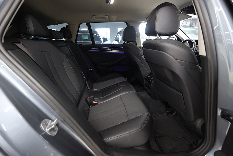 BMW 520d Touring 190hk Sport Line Navi PDC B-Kamera
