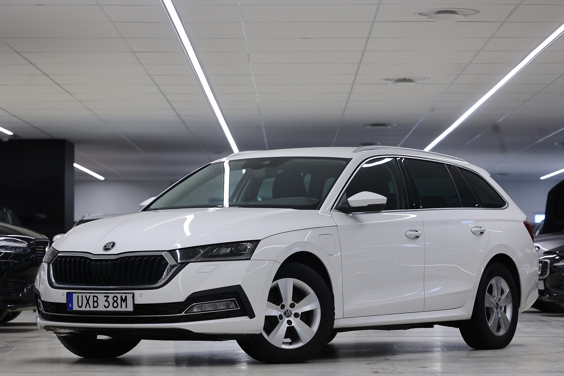 Skoda Octavia Kombi 204hk *Kampanj!* Style Massage Navi Keyless