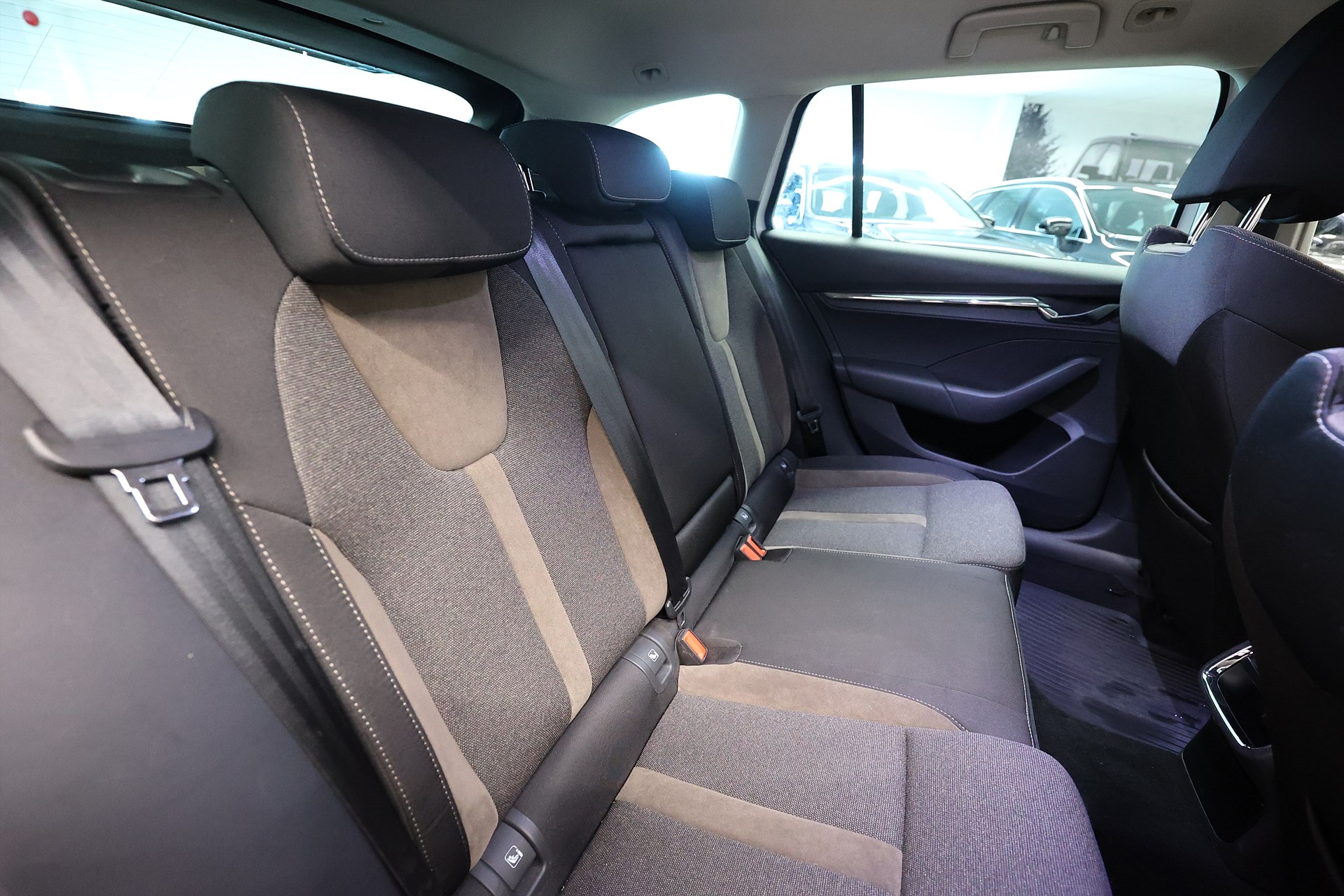 Skoda Octavia Scout Combi 4X4 150hk Comfort Drag B-kamera MOMS