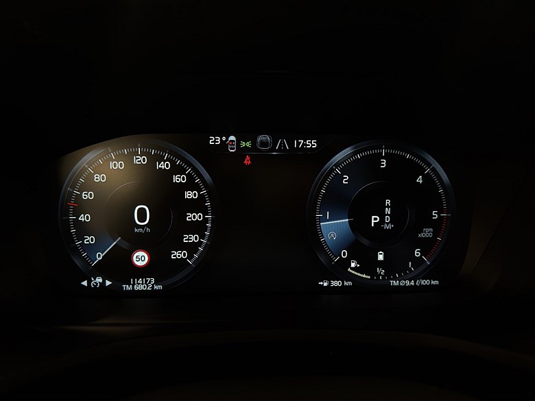 Volvo V60 II B4 Mom Adv Navi Pro Ed, 2 brukare, H/K, Läder 2022, svart – bild 11 av 22, begagnad hos Niber i Järfälla