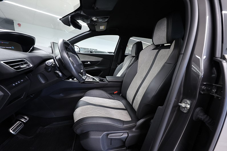 Peugeot 3008 GT Hybrid4 300hk AWD B-kamera Keyless PDC