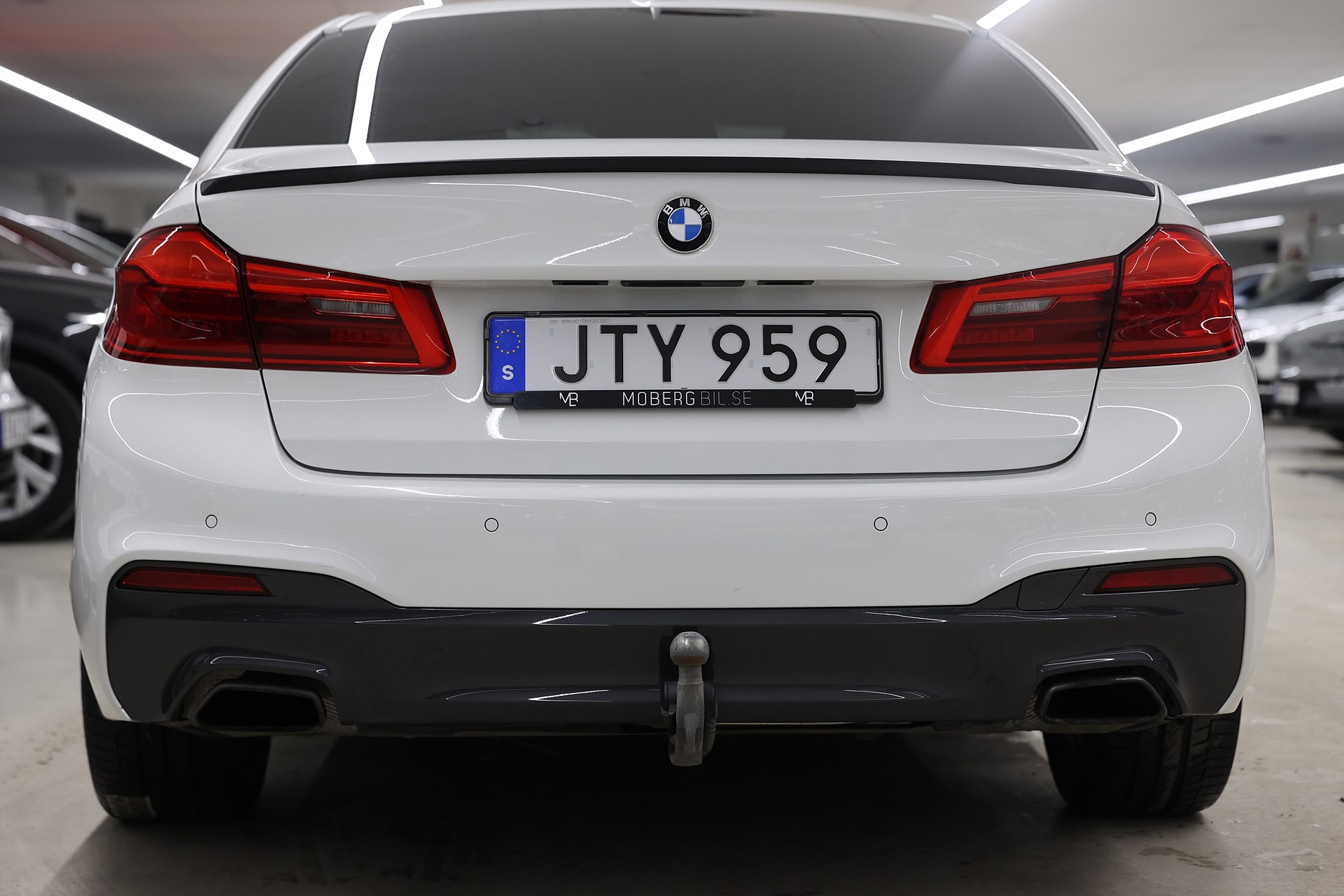 BMW 530i Sedan 252hk M Sport Shadow HiFi Drag