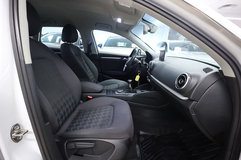 Audi A3 Sportback 1.2 TFSI 110hk Attraction Bluethooth PDC