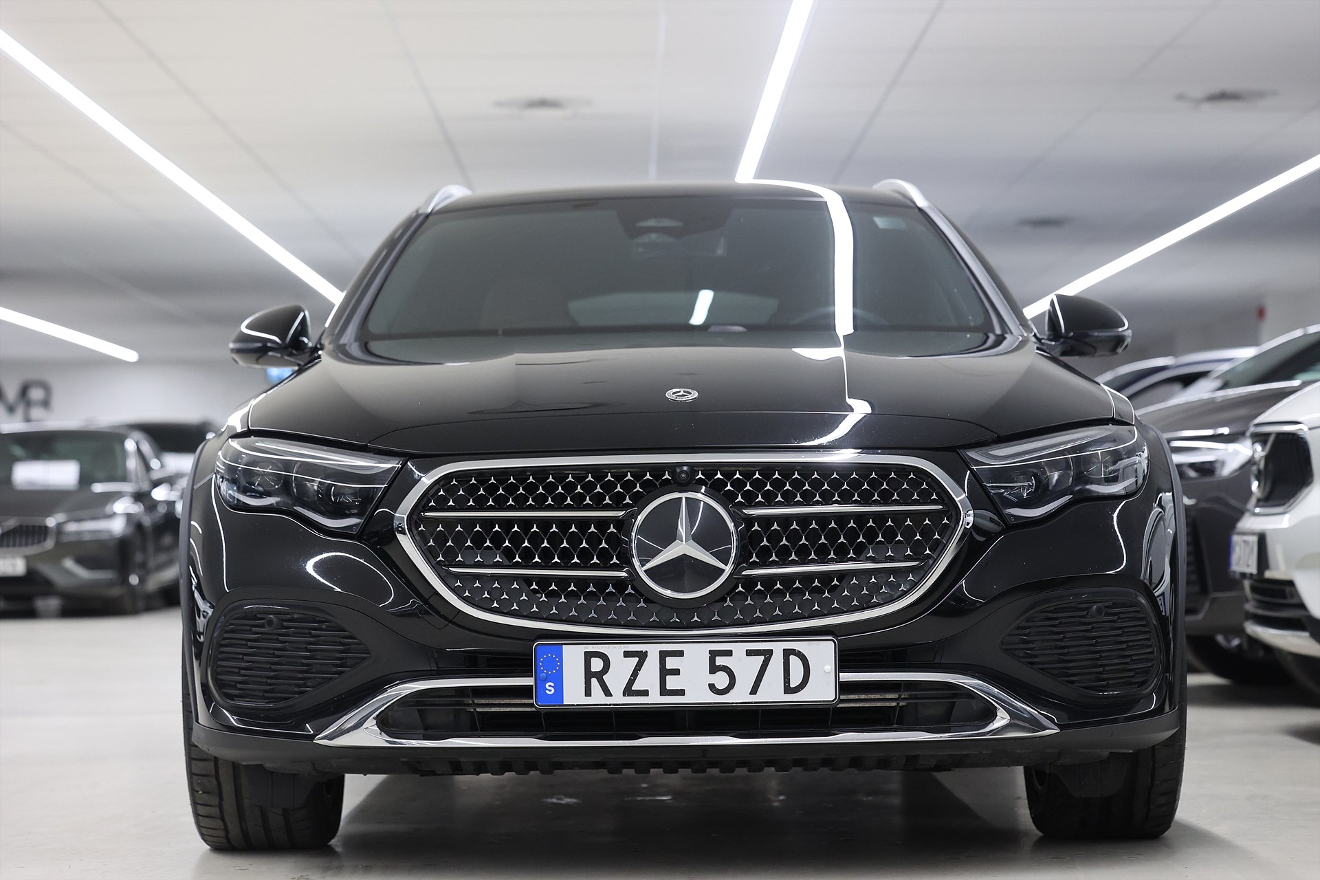 Mercedes-Benz E 300 d e 4MATIC All-terain 313hk *Hjulkampanj!* Hyperscreen SE SPEC