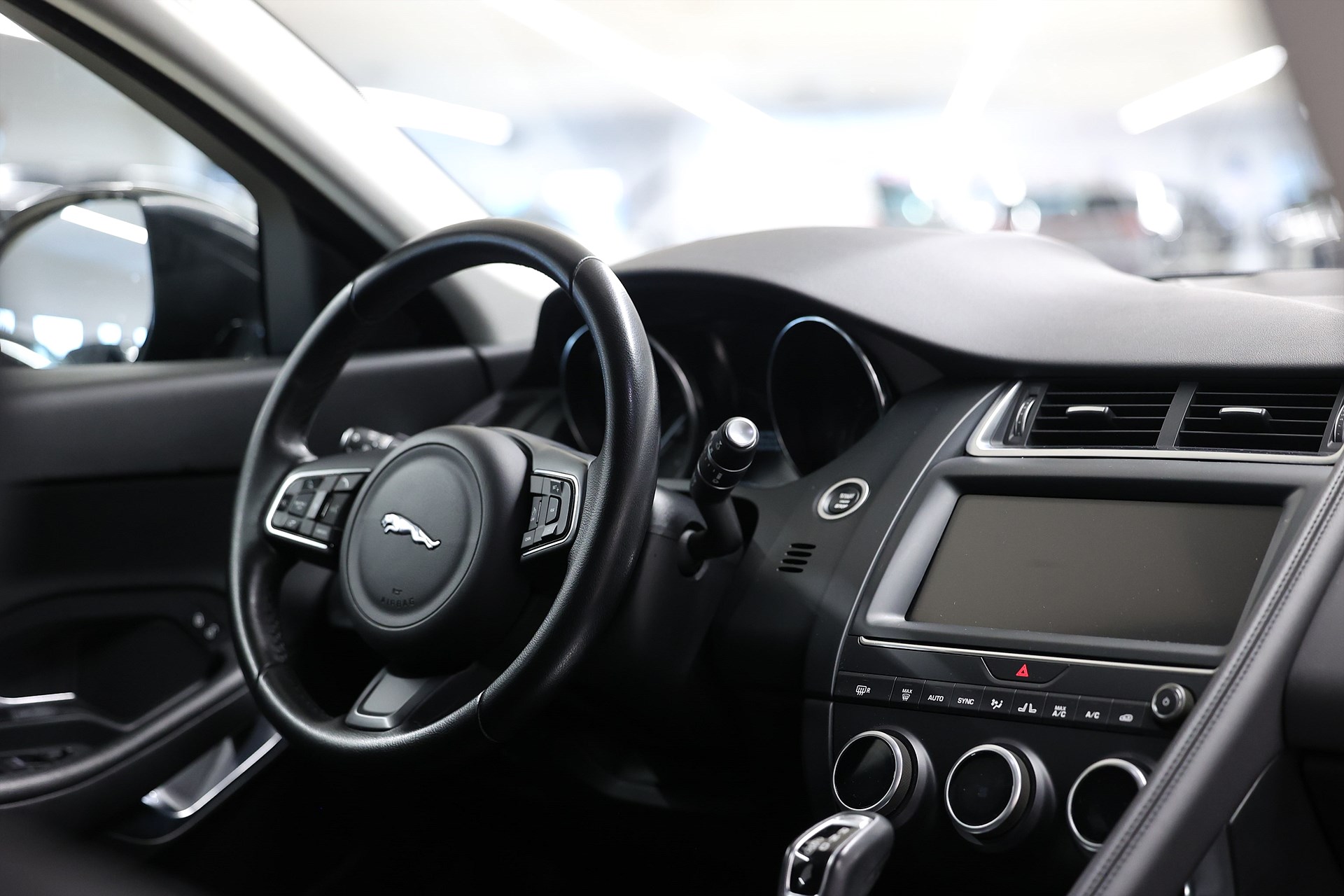 Jaguar E-Pace D150 AWD 150hk *Hjulkampanj!* B-kamera Drag