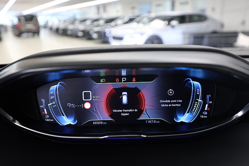 Peugeot 3008 GT Hybrid4 300hk AWD B-kamera Keyless PDC