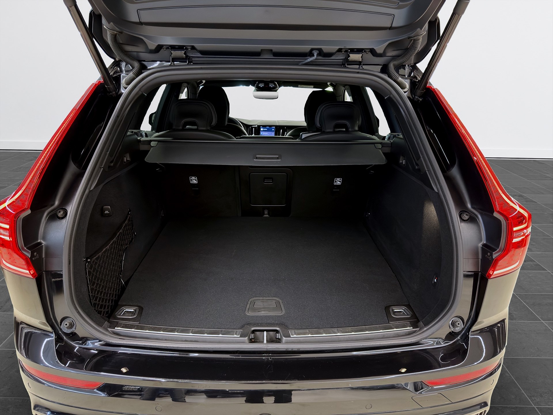 Volvo XC60 Recharge T6 AWD 350hk Plus Black Nordic Edt. Pano H/K Drag
