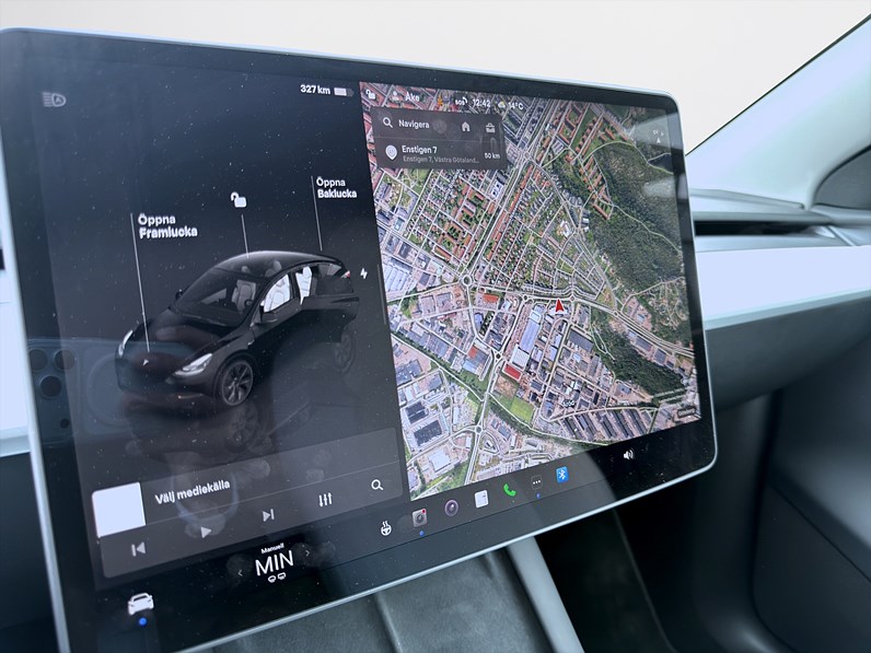 Tesla Model Y Long Range 514hk Pano Navi Drag B-Kamera MOMS