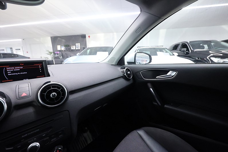Audi A1 1.6 TDI 90hk Ambition LED Bluetooth