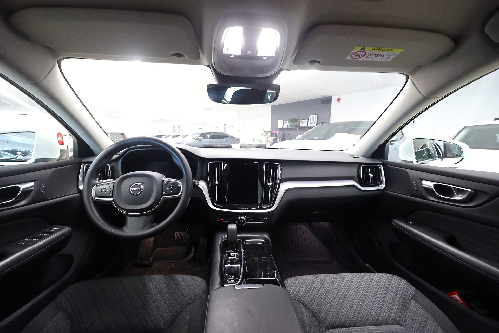 Volvo V60 Recharge T6 AWD 350hk Navi Värmare Drag Keyless