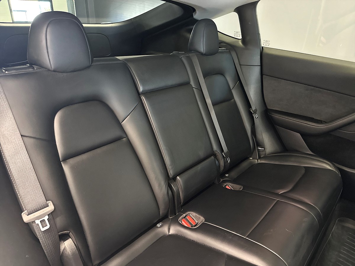 Tesla Model Y – bild 21