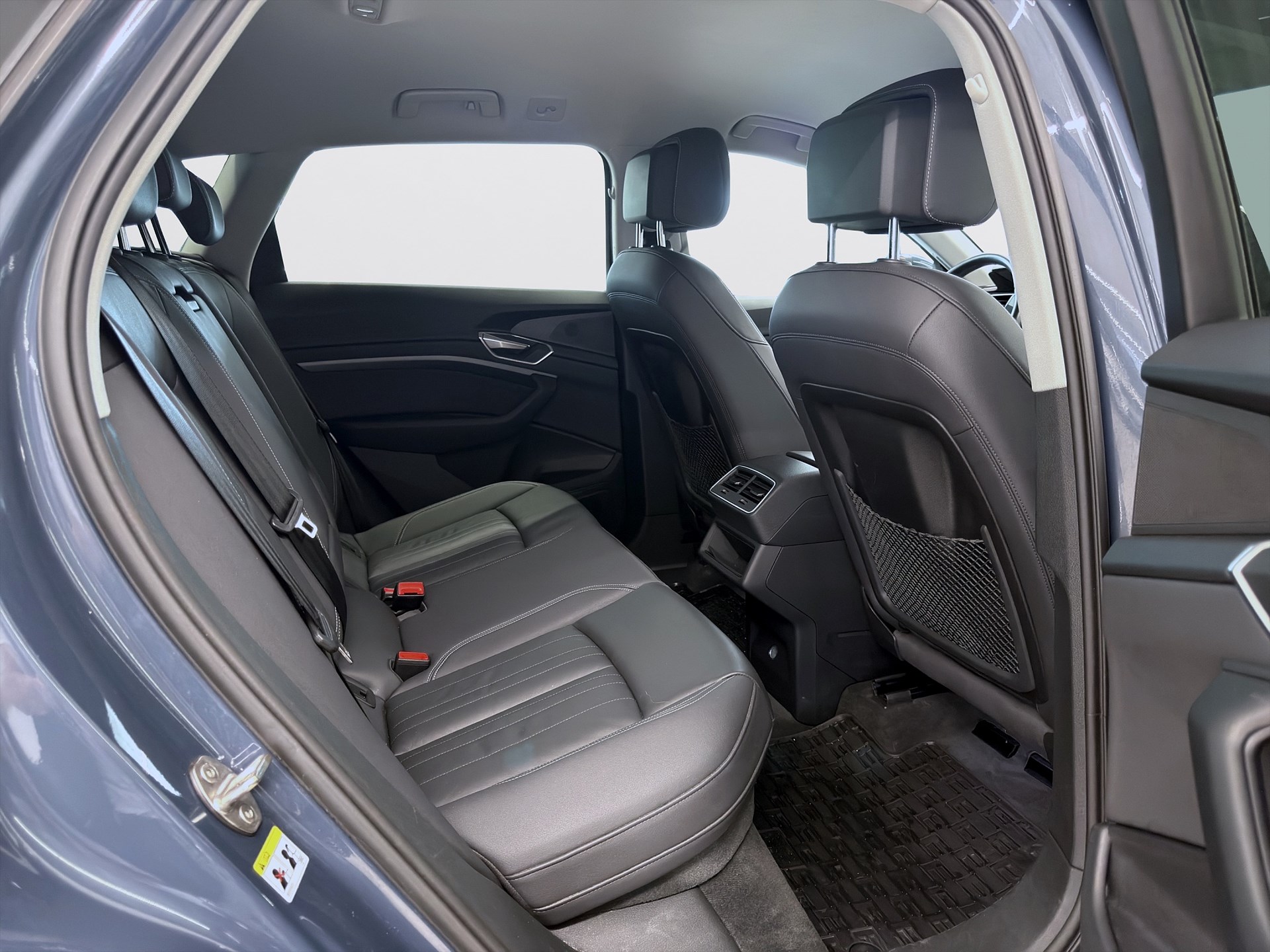 Audi Q8 50 e-tron quattro 340hk Helg på Moberg! B&O B-Kamera Luftfjädring