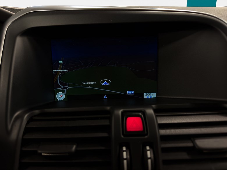 Volvo XC60 D4 AWD Polestar Navi Drag Värmare 2016, svart – bild 15 av 23, begagnad hos Niber i Järfälla