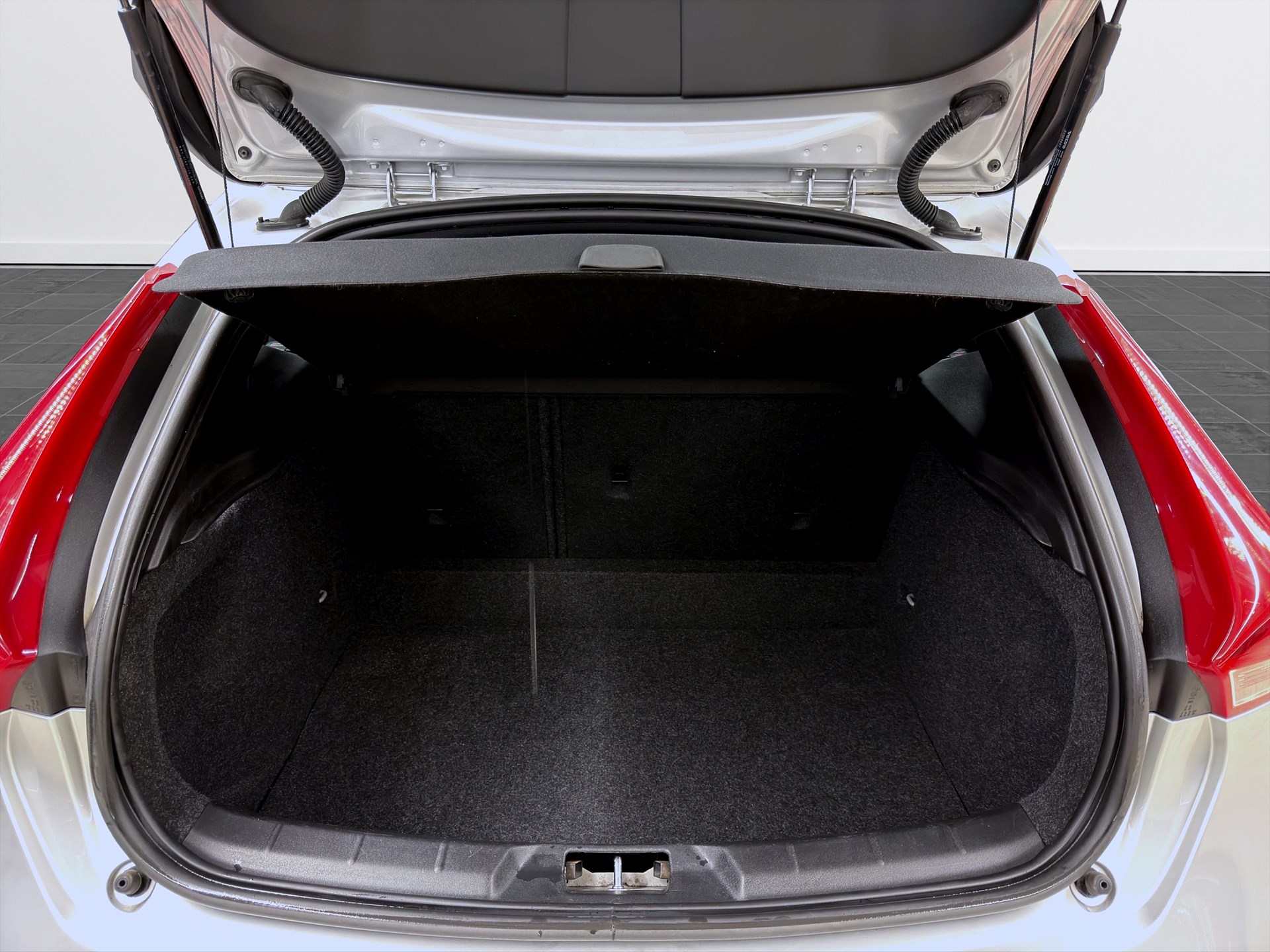 Volvo V40 D2 120hk Helg på Moberg! Business Advance Navi Värmare PDC