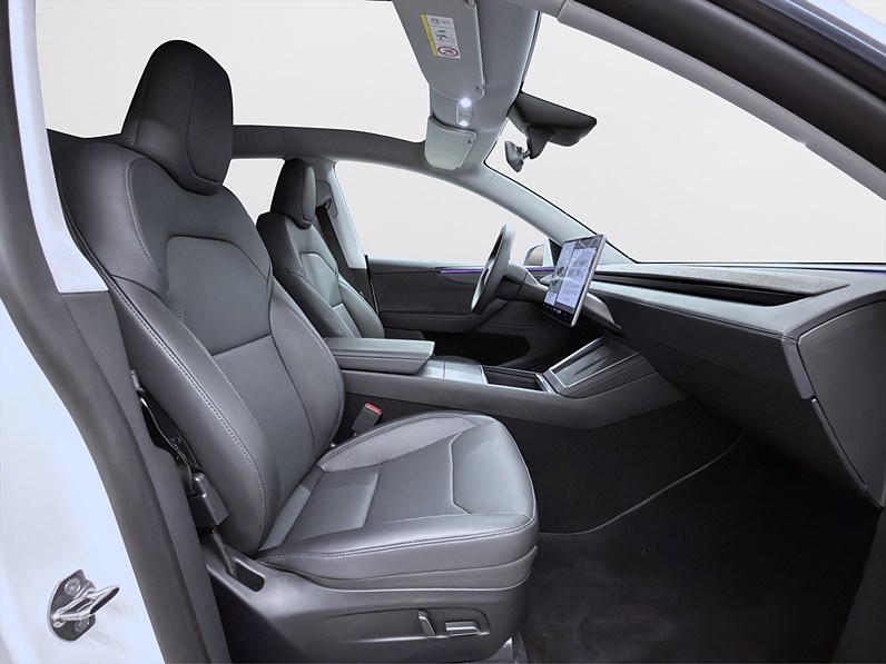 Tesla Model Y Long Range 514hk Helg på Moberg! Pano Läder B-Kamera