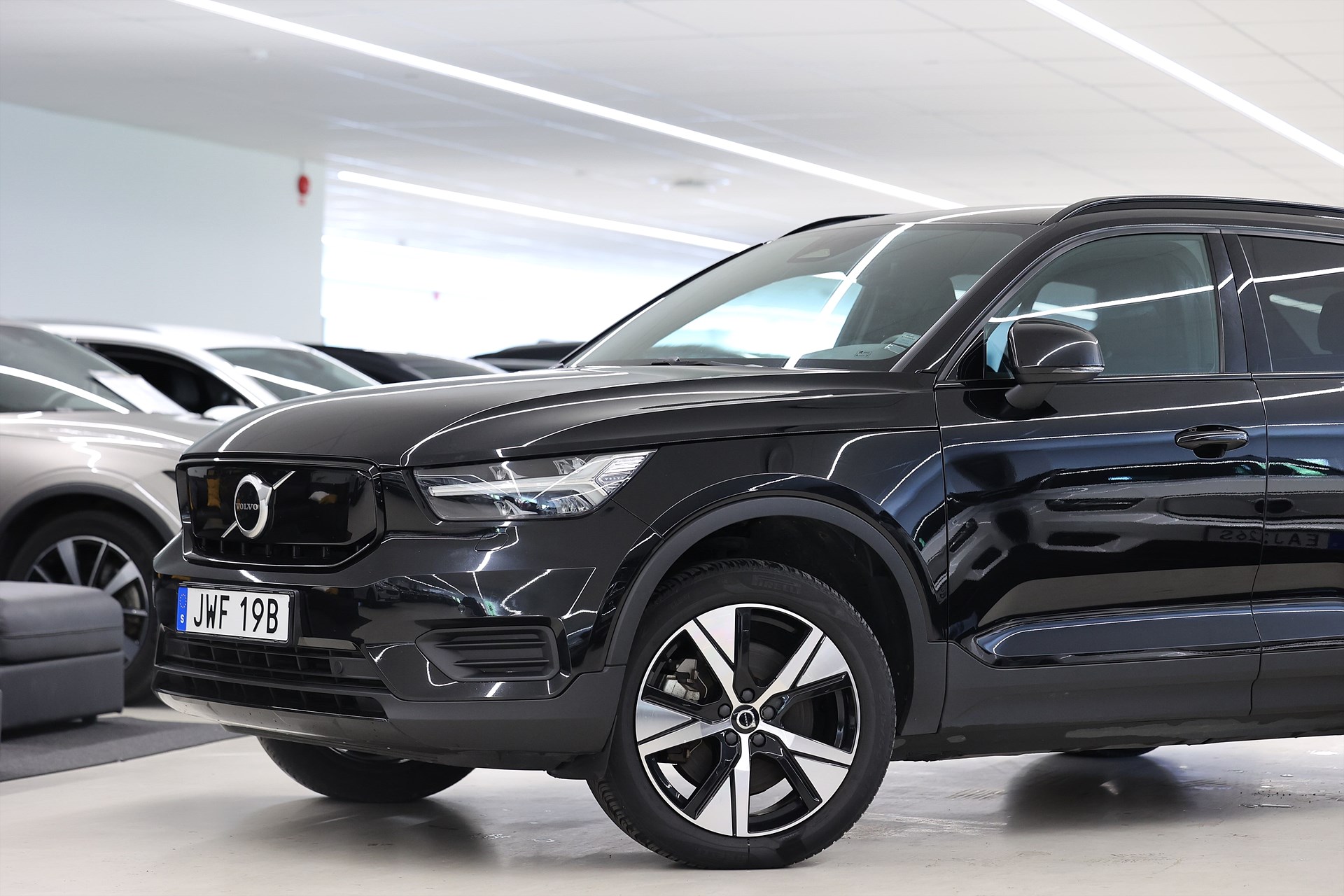 Volvo XC40 P6 Recharge Core B-kamera Drag Keyless MOMS