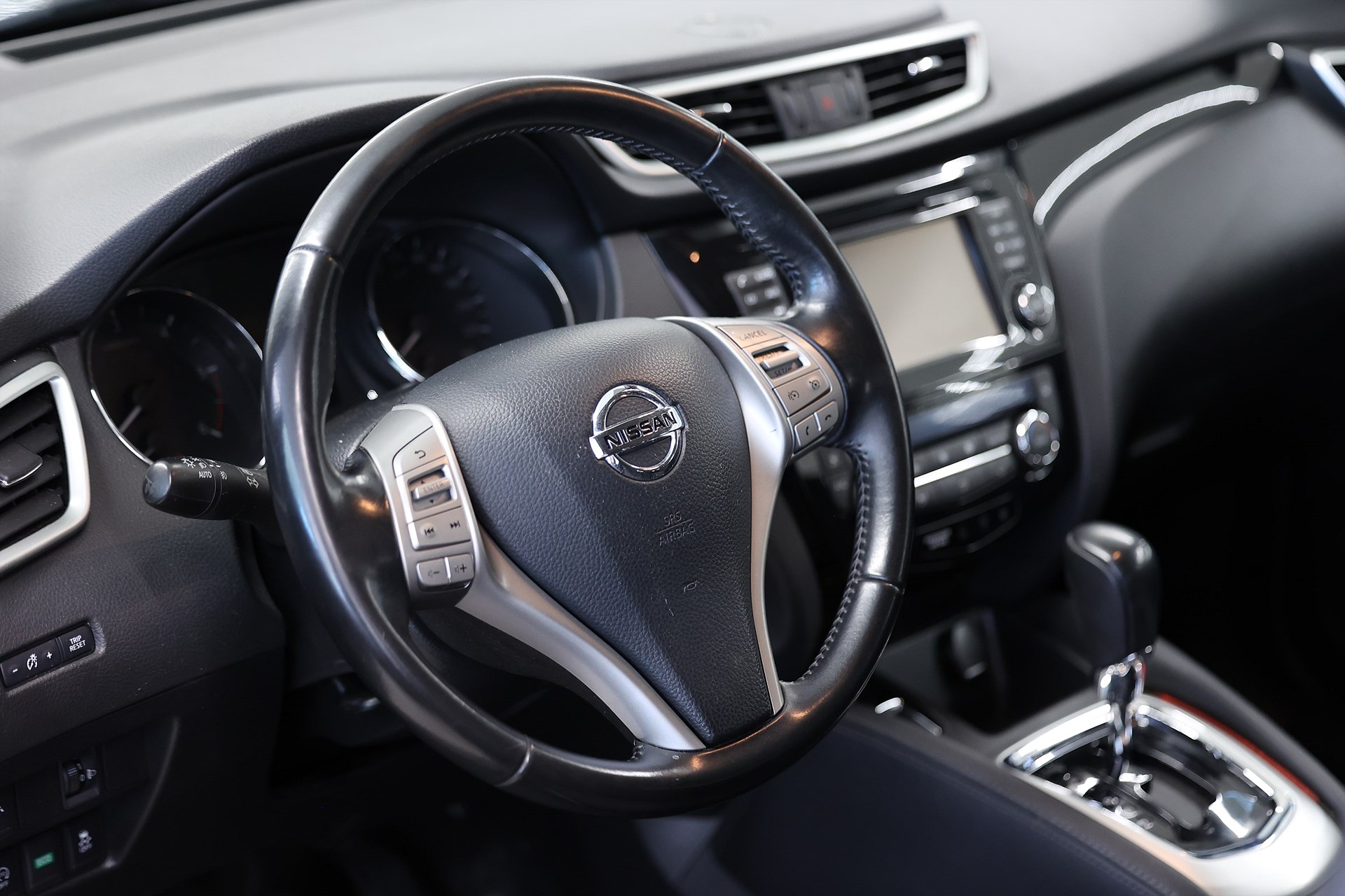 Nissan Qashaqi 1.6 DCI 130hk B-Kamera Bluetooth Navi Farthållare